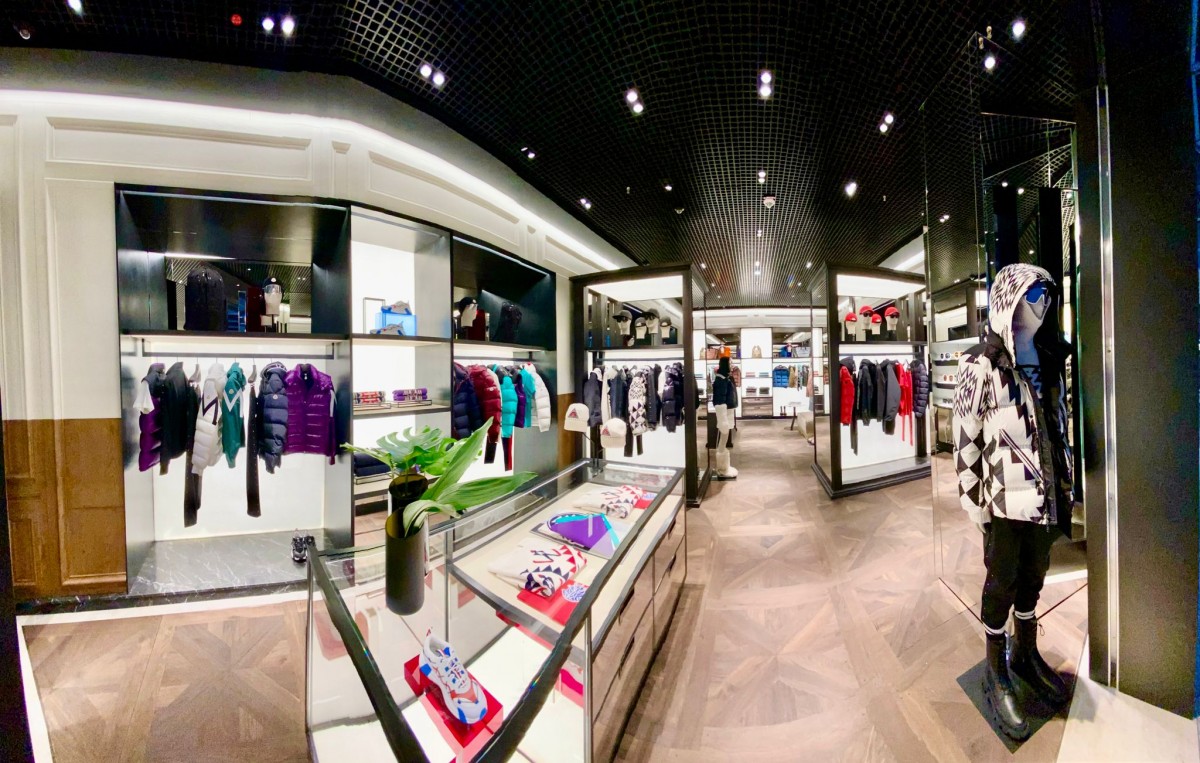20partners PHOTO-2022-07-21-17-25-21 A true brand experience: Moncler opens new store at Frankfurt Airport Journal  travel retail luxury 