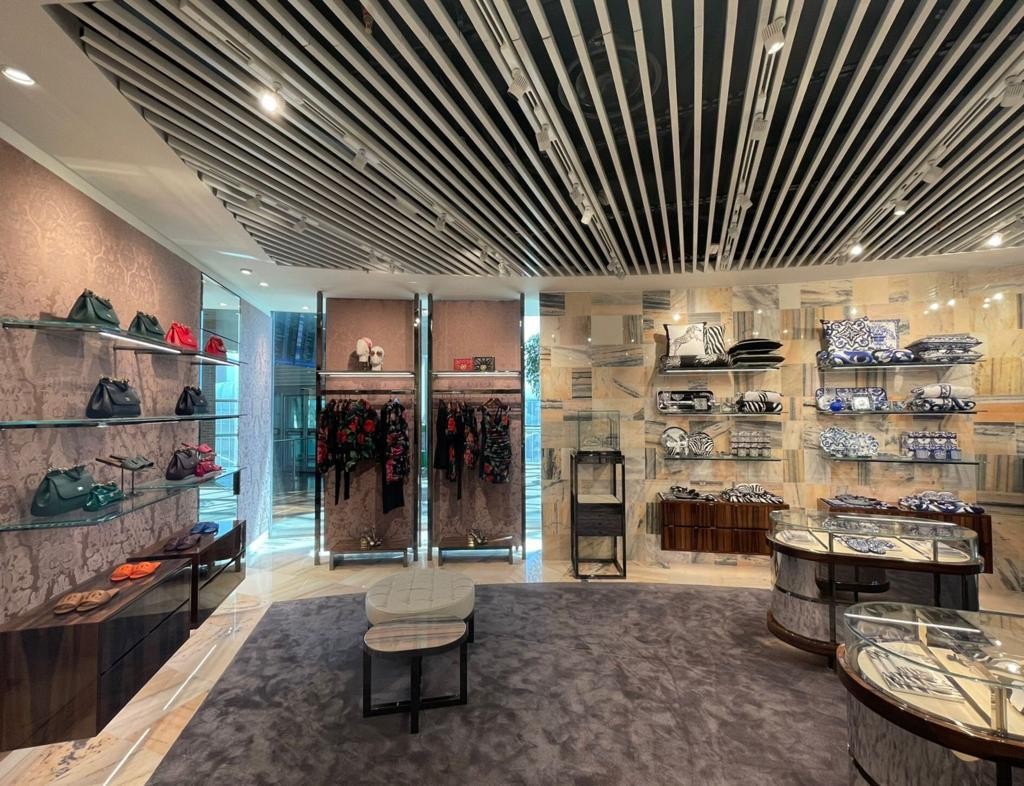 20partners PHOTO-2022-08-13-14-50-19-2 Dolce & Gabbana delivers a true travel retail luxury experience with new Venice Airport store Journal  travel retail luxury 